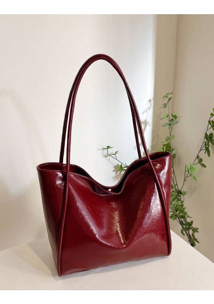 Kadın Yüksek Kaliteli Deri Büyük Çanta Astarlı Omuz Askılı modelleri