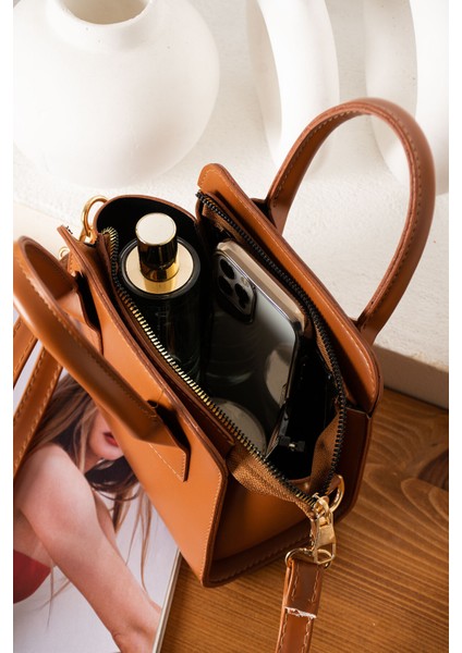 Kadın Şık Tasarımlı Hem Omuzdan Asmalı Hem Elden Tutmalı Çanta