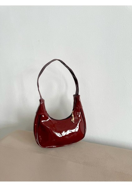 Kadın Bordo Rugan Baguette Model Omuz Çantası fırsatları