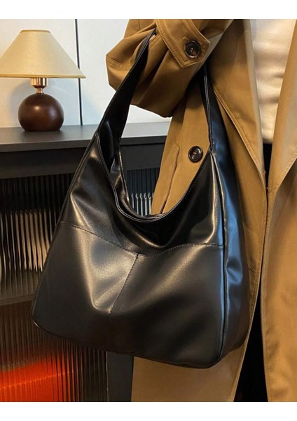 Büyük Kapasiteli Omuz Çantası