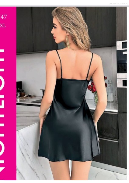 Siyah Saten Askılı Mini Elbise – Fırfır Detaylı Şık ve Zarif Kadın Elbise