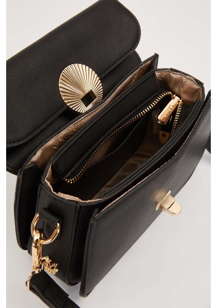 Siyah Yuvarlak Tokalı El Çantası fırsatları