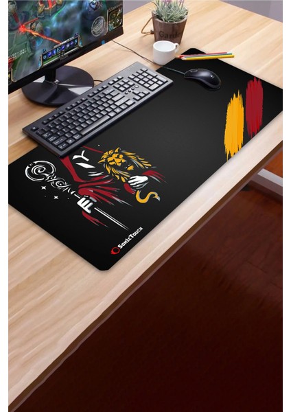 Sonictouch Aslan Muhafızı Sarı Kırmızı Dikişsiz Pürüzsüz Sıvı Geçirmez Xxl Gamer Klavye Mousepad 40X90CM modelleri