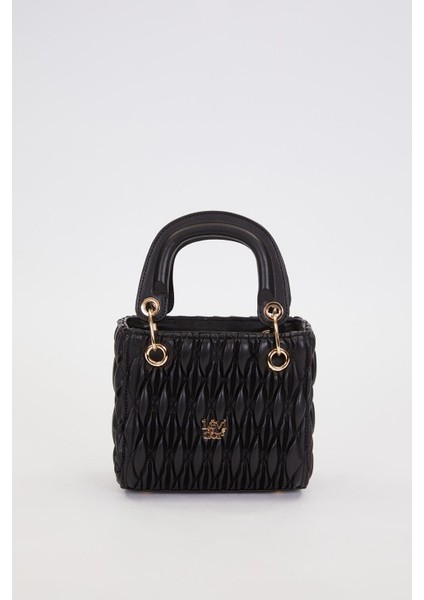 Siyah Kabartma Desenli El Çantası