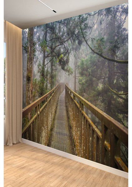 Ahşap Köprü ve Sisli Ağaçlar Manzaralı Duvar Kağıdı