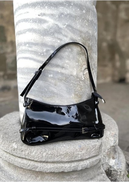 Kemer Detaylı Rugan Retro Bordo Çanta