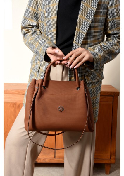 Lüks Büyük Kapasiteli Demir Kulplu Omuz Çantası