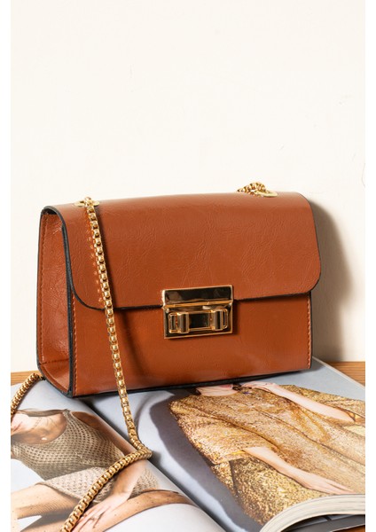 Kadın Çapraz Zincir Askılı Omuz Çantası