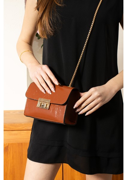 Kadın Çapraz Zincir Askılı Omuz Çantası fiyatları