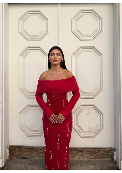 Taş Detaylı Straplez Yaka Scuba Kumaş Uzun Kol Elbise Kırmızı 583350 fiyatları