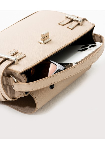 Kilit Detaylı Çapraz Askılı Çanta