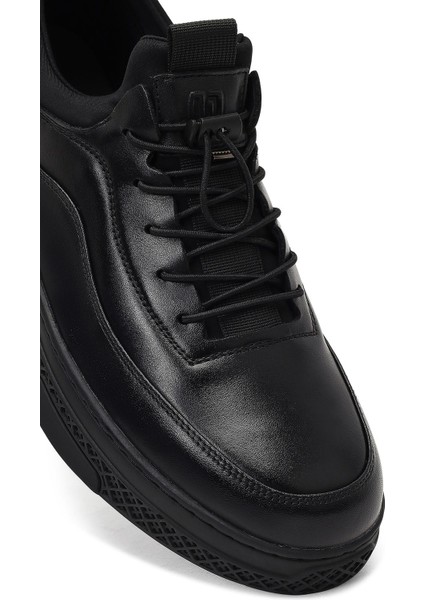 Erkek Siyah Bağcıklı Kalın Tabanlı Deri Sneaker 25WFD697218