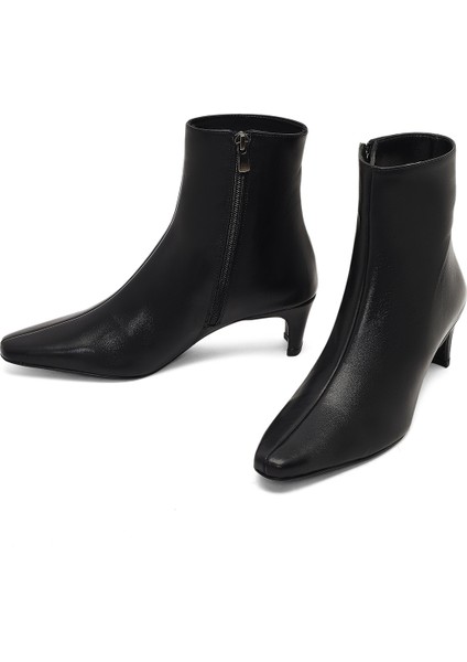 Kadın Siyah Fermuarlı Kalın Topuklu Deri Bot 25WFD186018 modelleri