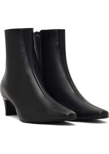 Kadın Siyah Fermuarlı Kalın Topuklu Deri Bot 25WFD186018 fırsatları