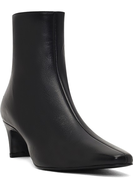 Kadın Siyah Fermuarlı Kalın Topuklu Deri Bot 25WFD186018