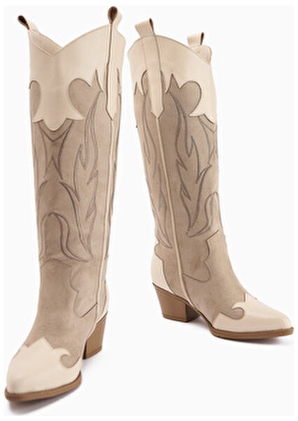 Kadın Topuklu Western Çizme Bej Süet Deri Detaylı Şık Tasarım 6 cm Topuk Yüksekliği