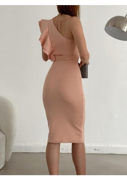 Tek Omuz Volanlı Kalem Elbise 582478 Pudra fiyatları