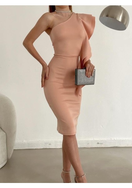 Tek Omuz Volanlı Kalem Elbise 582478 Pudra fırsatları