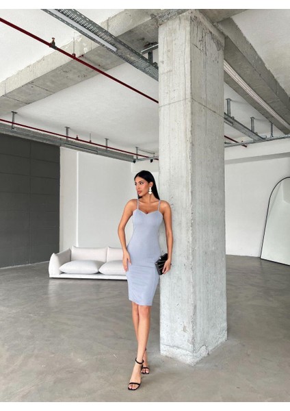 Kalp Yaka Kalın Askılı Krep Kumaş Kalem Elbise 581812 Gri