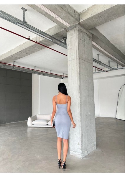 Kalp Yaka Kalın Askılı Krep Kumaş Kalem Elbise 581812 Gri fiyatları