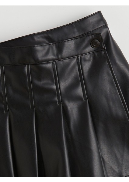 Yeni Sezon Deri Görünümlü Pileli Kız Çocuk Şort Etek fiyatları