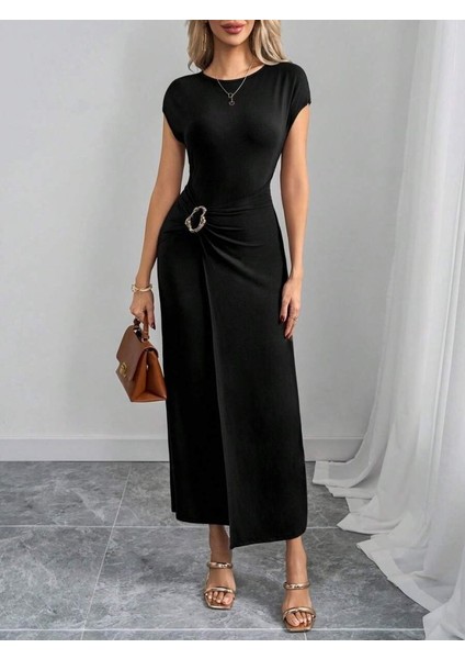 Kadın Yarım Ay Kollu Yuvarlak Yaka Önünde Toka Detaylı Modal Maxi Elbise
