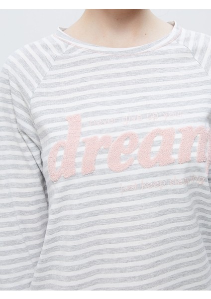 Yeni Sezon Bisiklet Yaka Nakışlı Kadın Pijama Takımı fırsatları