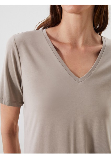 Yeni Sezon V Yaka Kadın Tişört modelleri