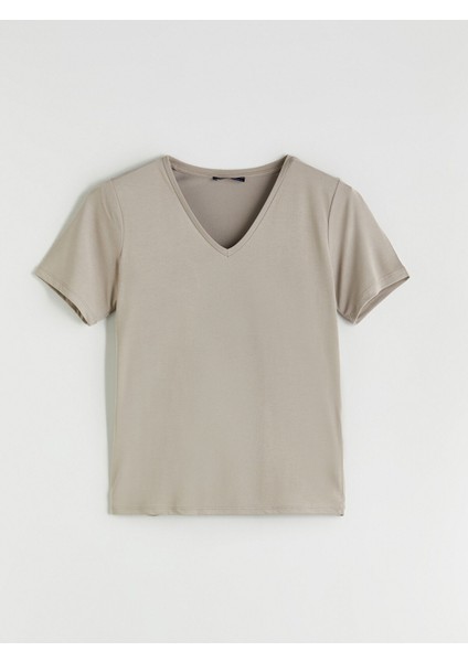 Yeni Sezon V Yaka Kadın Tişört indirimleri