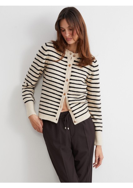 Yeni Sezon Bisiklet Yaka Çizgili Kadın Triko Hırka