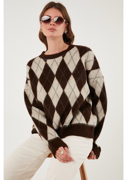 Oversize Fit Bisiklet Yaka Baklava Desenli Yumuşak Dokulu Kazak Bayan Kazak 4616223