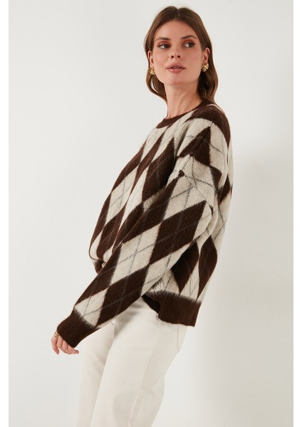 Oversize Fit Bisiklet Yaka Baklava Desenli Yumuşak Dokulu Kazak Bayan Kazak 4616223