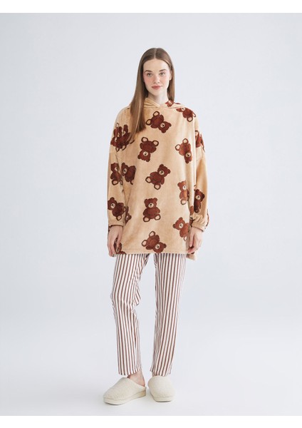 Yeni Sezon Kapüşonlu Oversize Pelüş Kadın Pijama Üstü fiyatları