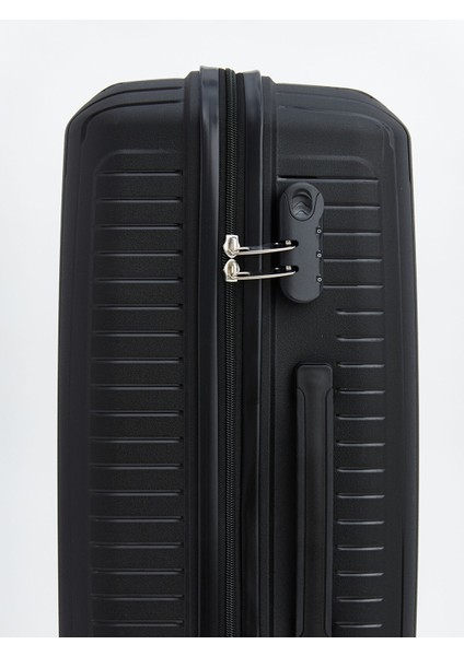 Yeni Sezon Kilit Detaylı Büyük Boy Valiz fırsatları