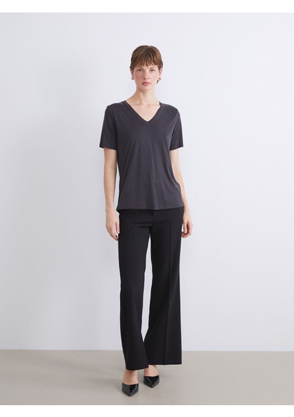 Yeni Sezon V Yaka Modal Karışımlı Kadın Tişört fırsatları