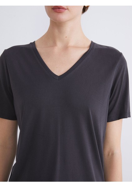 Yeni Sezon V Yaka Modal Karışımlı Kadın Tişört indirimleri