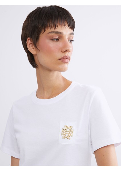 Yeni Sezon Bisiklet Yaka Metal Süs Detaylı Kadın Tişört