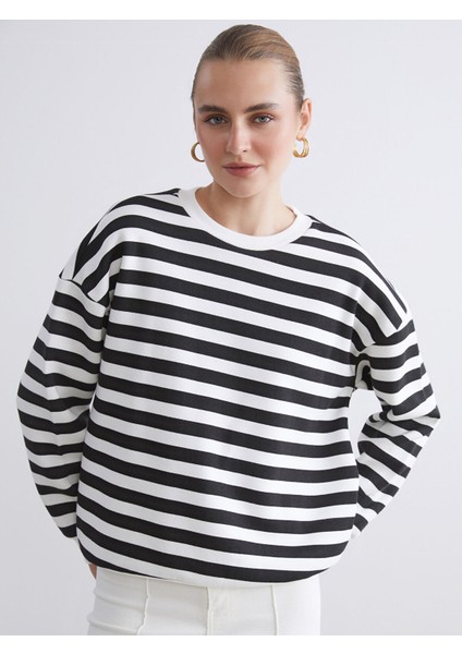 Yeni Sezon Bisiklet Yaka Çizgili Oversize Kadın Sweatshirt