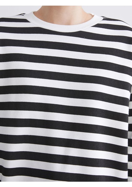 Yeni Sezon Bisiklet Yaka Çizgili Oversize Kadın Sweatshirt modelleri