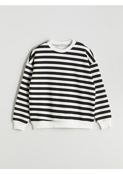 Yeni Sezon Bisiklet Yaka Çizgili Oversize Kadın Sweatshirt indirimleri