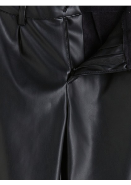 Yeni Sezon Deri Görünümlü Kız Çocuk Pantolon modelleri