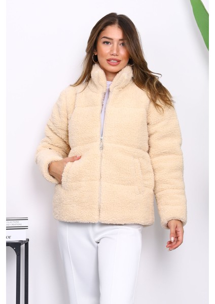Bej Fermuarlı Astarlı Kısa Peluş Mont