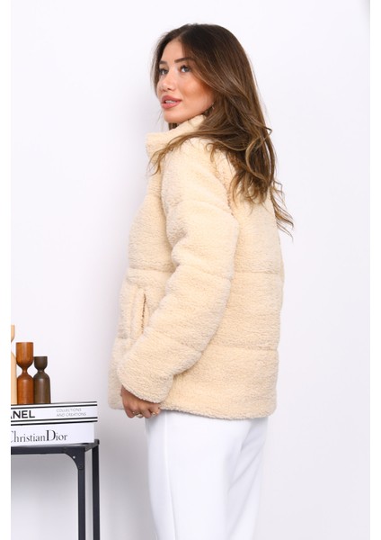 Bej Fermuarlı Astarlı Kısa Peluş Mont modelleri