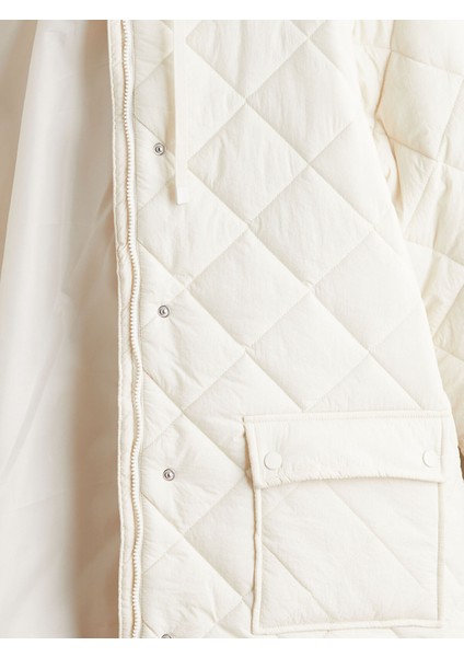 Yeni Sezon Kapüşonlu Kapitone Oversize Kadın Şişme Mont modelleri