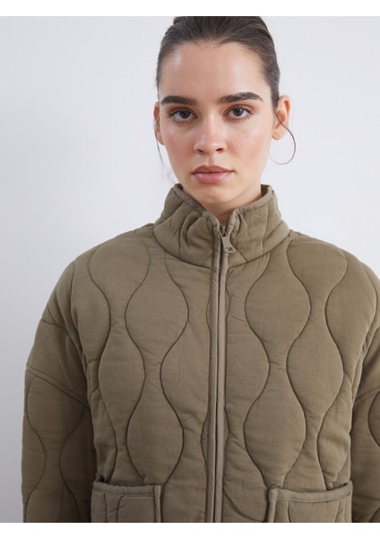 Yeni Sezon Dik Yaka Kapitone Oversize Kadın Mont modelleri