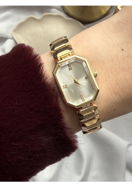 Gold Baklalı Şık Saat