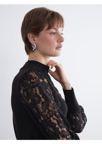 Yeni Sezon Yarım Balıkçı Yaka Dantel Detaylı Kadın Triko Kazak