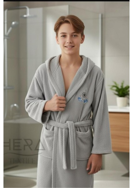 Kapüşonlu ve Kemerli Pamuklu Erkek-Kız Genç Çocuk Bornozu(PAMUKLU-DÜMEN NAKIŞLI-YUMUŞAK)