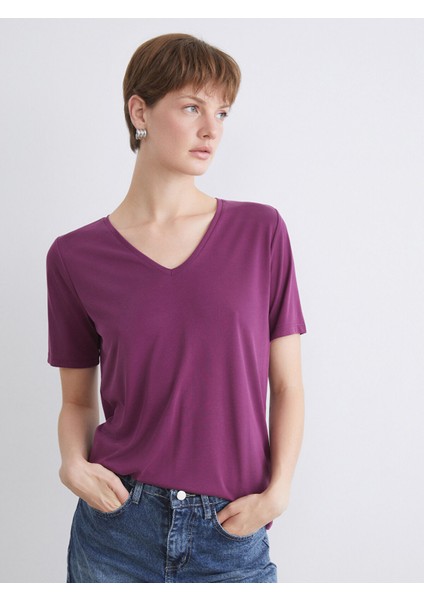 Yeni Sezon V Yaka Modal Karışımlı Kadın Tişört