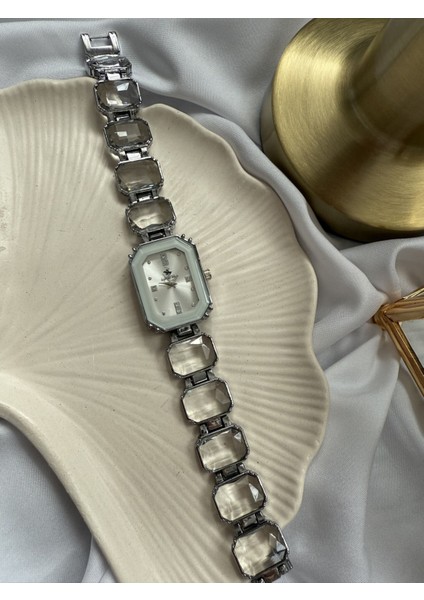 Kesme Taşlı Tasarım Saat fiyatları